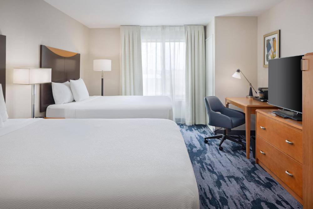 Queen Room with 2 Queen Beds interior
